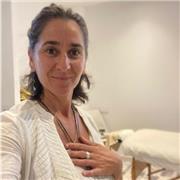 Profesora titulada como Masajista profesional en diversas disciplinas imparte clases on line y presencial de Masaje